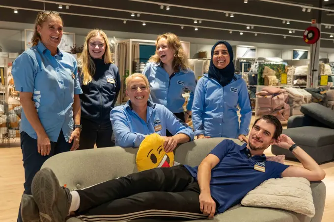 seks ansatte hos Jysk