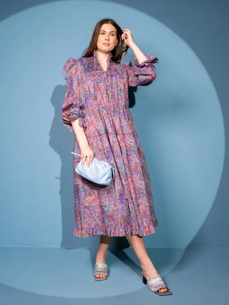 Kjoler mai festligheter og bryllup