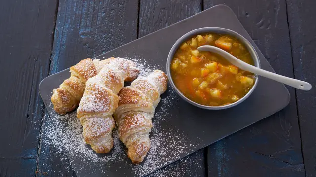 Croissanter og marmelade