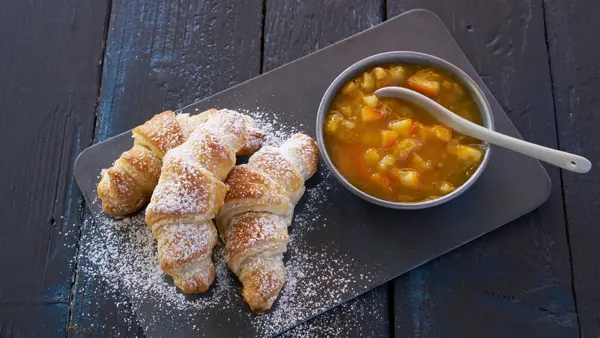 Croissanter og marmelade