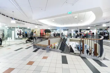 Felleareal og trappeoppgang på Amfi Finnsnes 