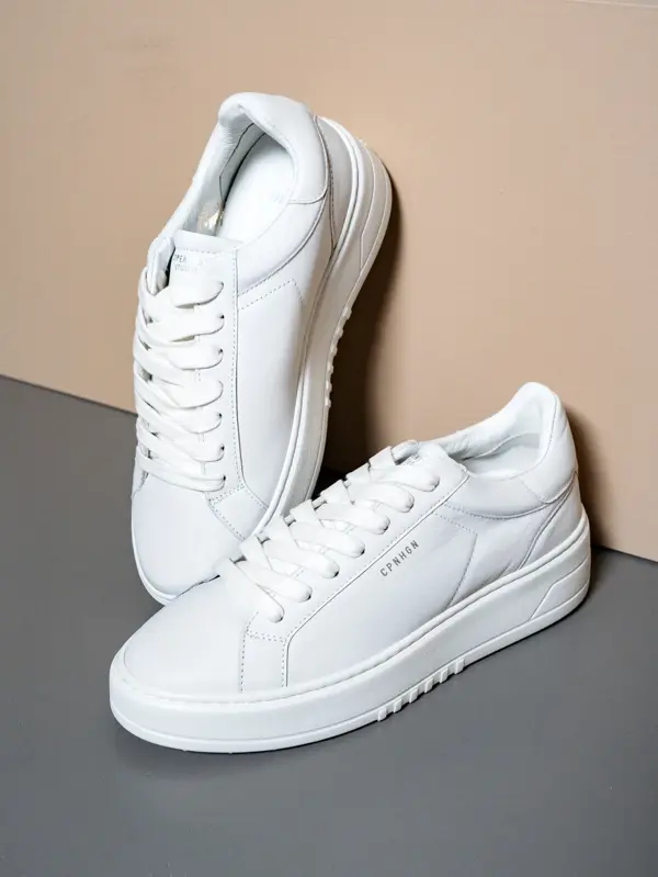 hvite sneakers
