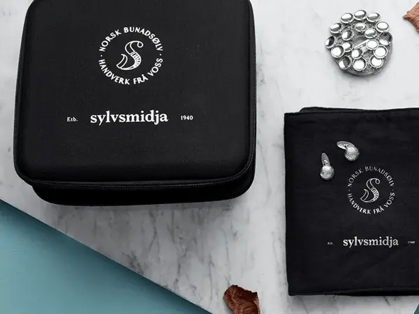 Skrin fra Sylvsmidja til bunadssølv