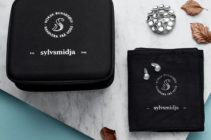 Skrin fra Sylvsmidja til bunadssølv