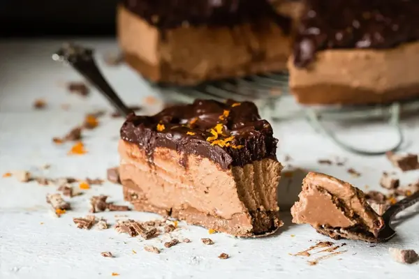 Sjokolade kake med kvikklunsj og appelsin
