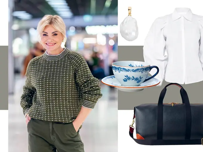 Personal shopper Marianne Stene i grønn islender, saltvannsperle-anheng, linbluse, kaffekopp og skål og Mulberry weekendbag