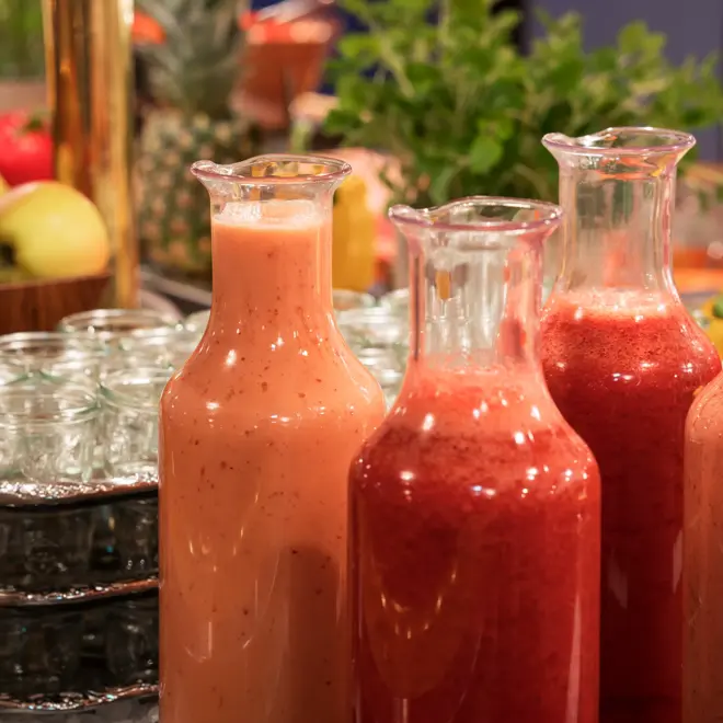 Smoothie på glassflasker på Thon Hotel Skeikampen