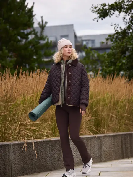 modell i treningsoutfit fra thon senter åsane