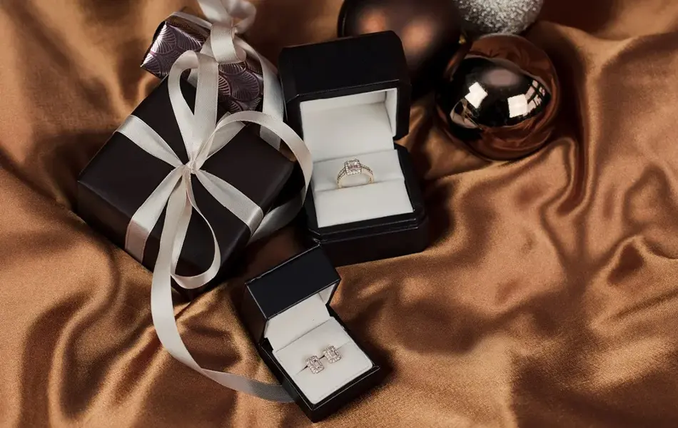 Ringer i egne bokser 