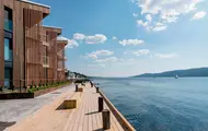 Bildet viser fasaden på boligprosjektet Lehmanns Brygge i Drøbak.
