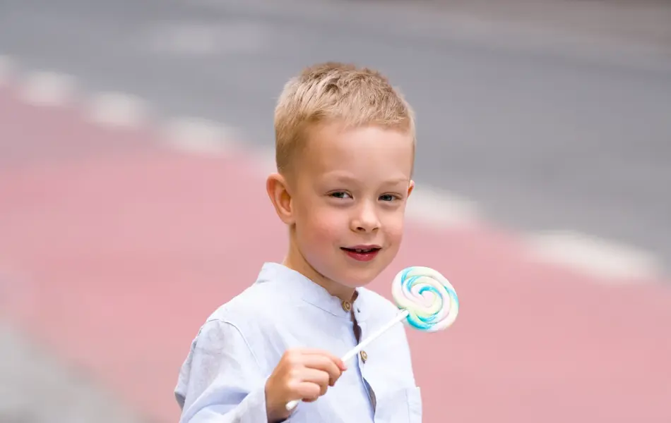 Barnemote 17 mai - inspirerende antrekk til gutt og jente på 17 mai