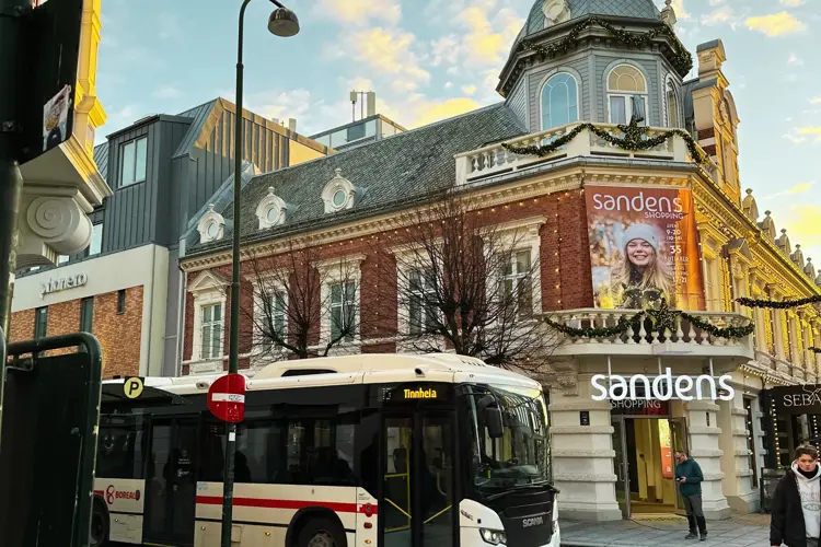 Julen i Kristiansand er magisk, og Sandens er midtpunktet for shopping og førjulsstemning. Her finner du alt du trenger for en perfekt julehandel❤️