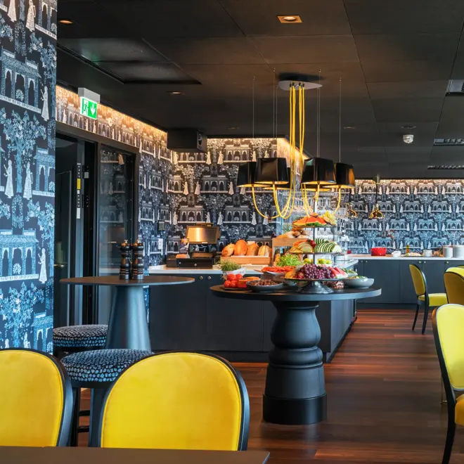 Stor og luftig lounge i toppetasjen på Thon Hotel Orion i Bergen sentrum. Gratis kveldsmat serveres her hver kveld.