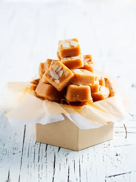 Hjemmelaget karameller i liten boks
