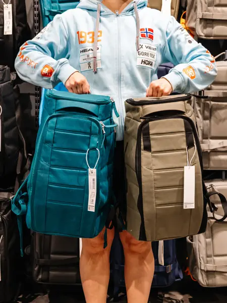 dame holder skolesekker