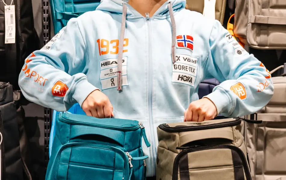 dame holder skolesekker