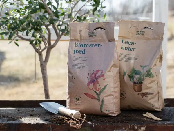 Blomsterjord og leca-kuler poser