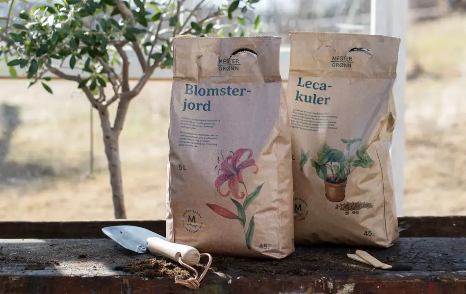 Blomsterjord og leca-kuler poser