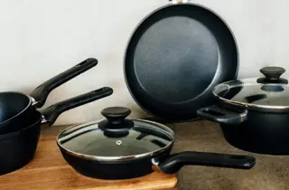 kitchn-modern-house-kitchen-essentials-grytesett-uke25-4.3