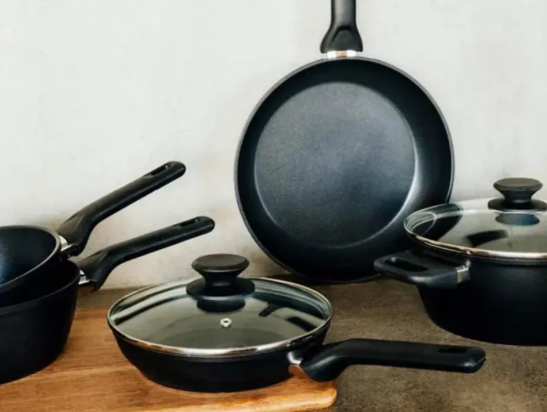 kitchn-modern-house-kitchen-essentials-grytesett-uke25-4.3