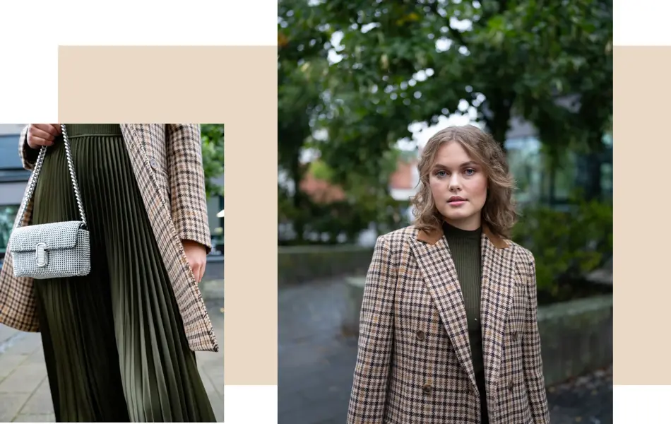 Dobbeltspent kåpe i tidløs silhuett, inspirert av klassiske herrefrakker fra Polo Ralph Lauren hos Follestad kr 9.499,- // kjole Polo Ralph Lauren fra Follestad kr 4.799,- // veske Marc Jacobs fra Høyer kr 7.099,-