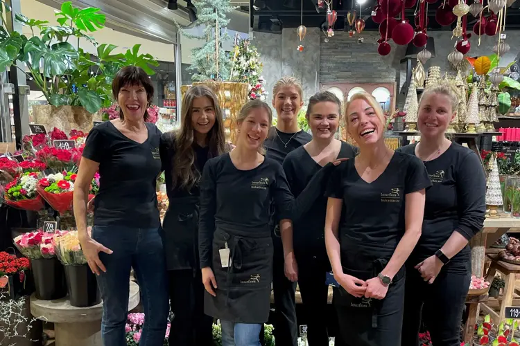 Onsdag 7. desember er det 30 år siden kvinnen bak kundefavoritten Interflora Strømmen, Margit Sagvolden, startet sin første blomsterbutikk. 