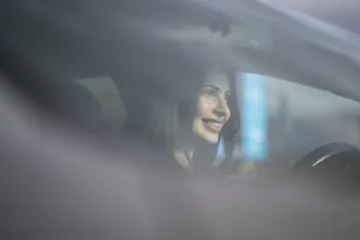 Bilder av kundereise når man parkerer eller lader