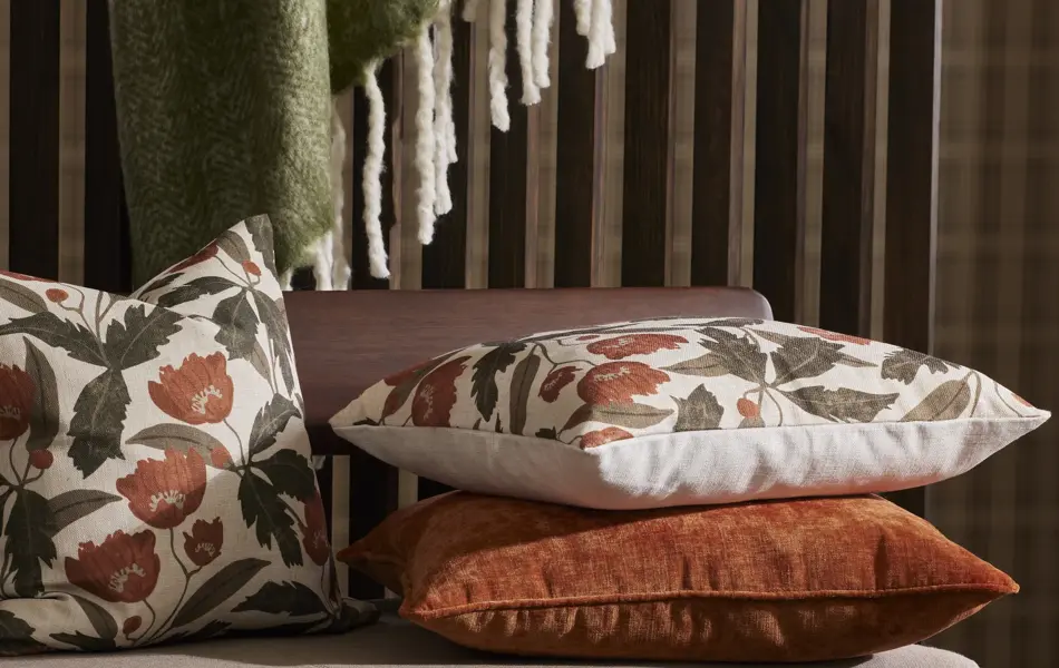 106010310 Jennings pynteputetrekk 106010574 Fay pynteputetrekk  orange 106009935 Hayden pledd grønn.jpg