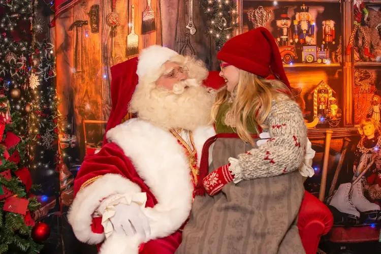 thumbnail_triaden_jul_1500x1000_web (1)