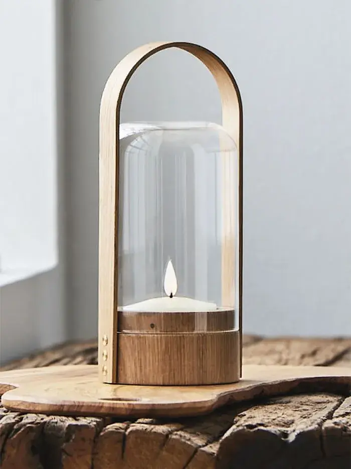 Liten bærbar bordlampe, stearinlys.