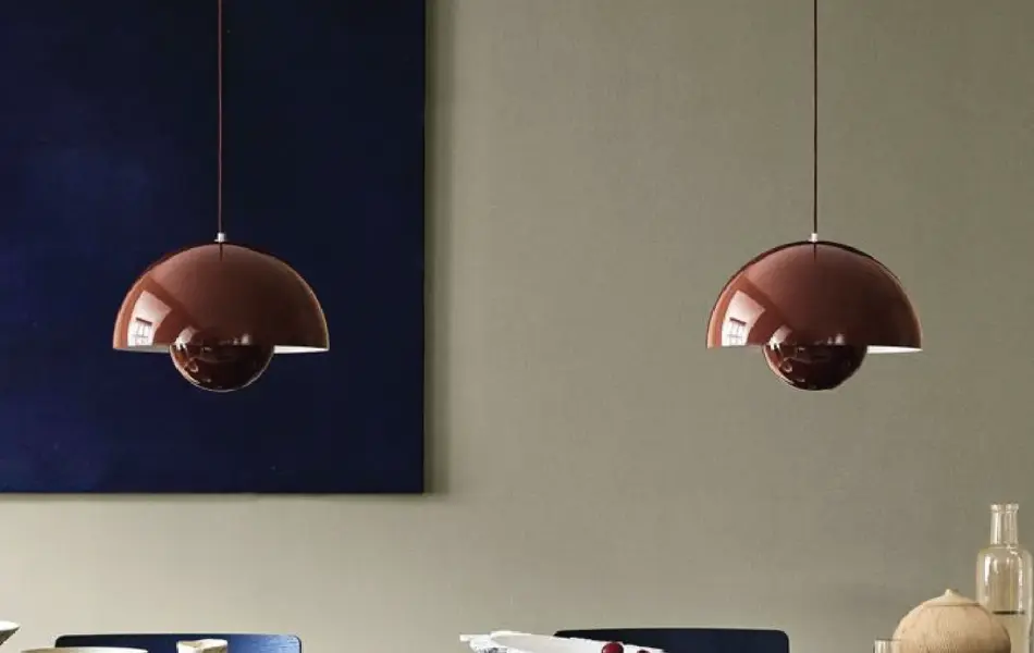 Lamper over et spisebord