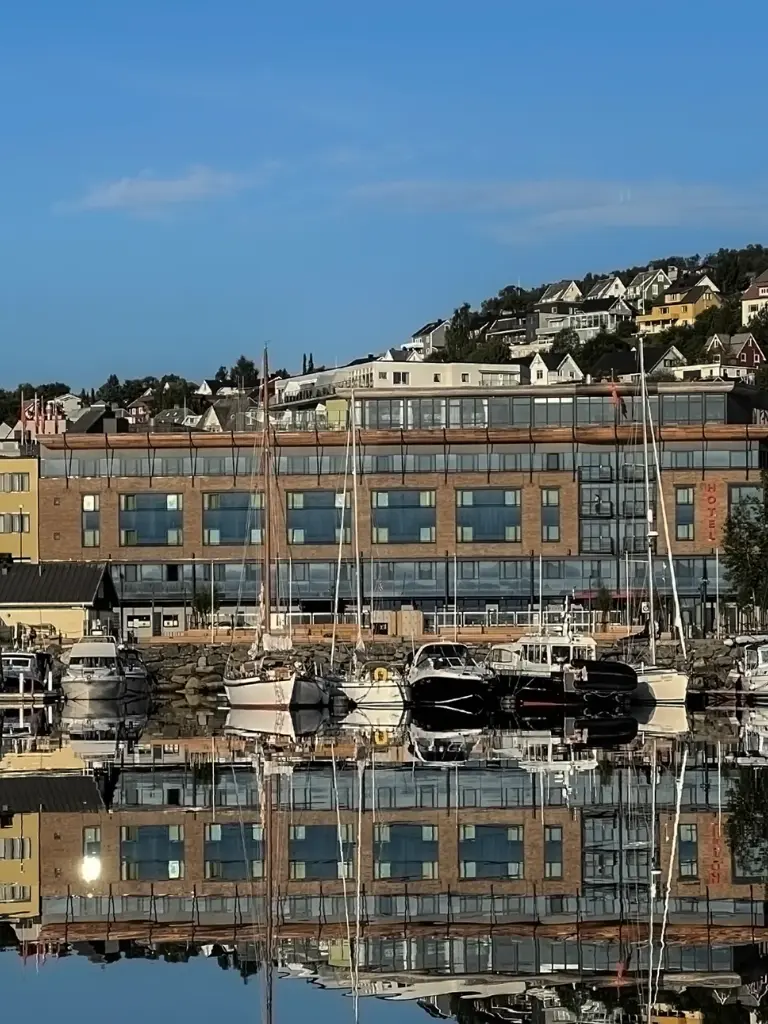 Thon_Hotel_Harstad_Fasade_Havna