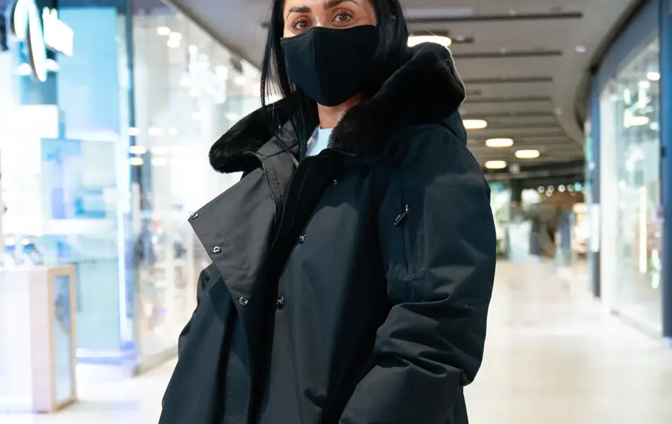 Pels produkter og lange jakker hos Freyja