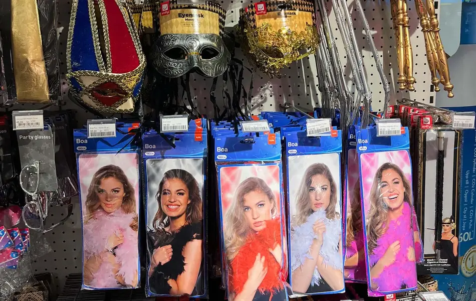 Ansiktsmasker utstilt i butikk