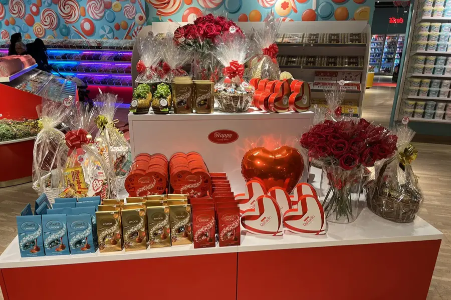 En massa olika godis och choklad