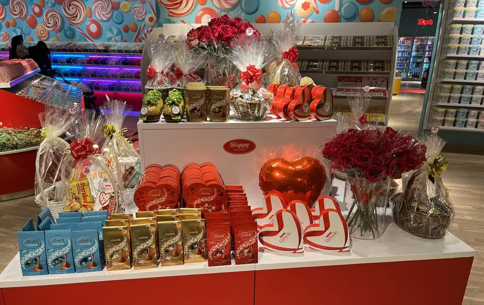 En massa olika godis och choklad