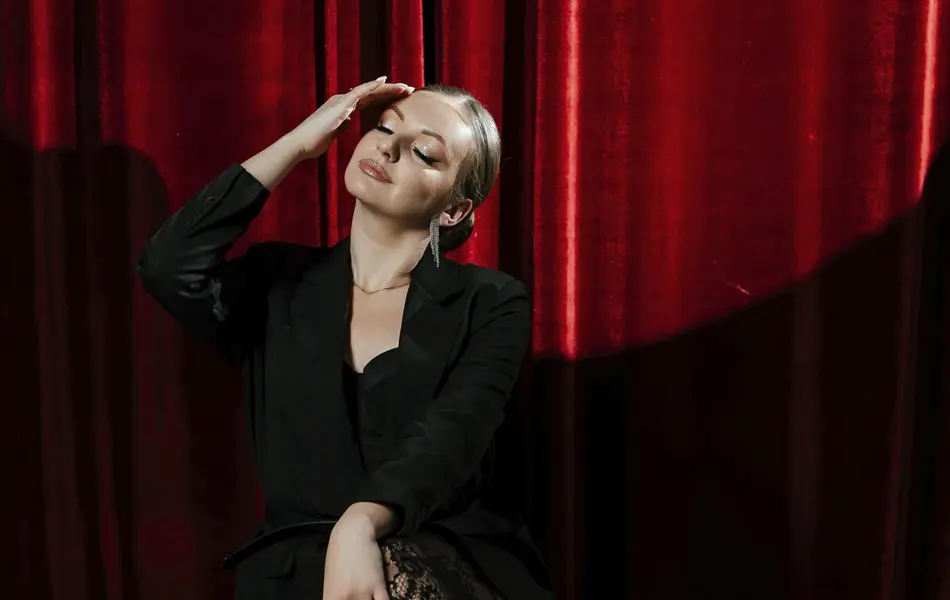 MAR_Jul_Artikler_Bilder_MoteDame_4