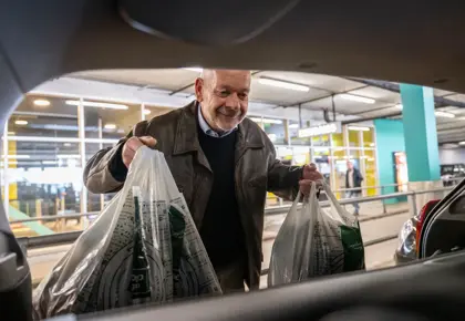 Bilder av kundereise når man parkerer eller lader