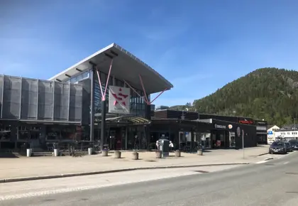 Fasadebilde av kjøpesenteret Namsos Storsenter.