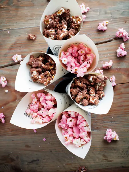 Chocolate pop corn in brown and pink