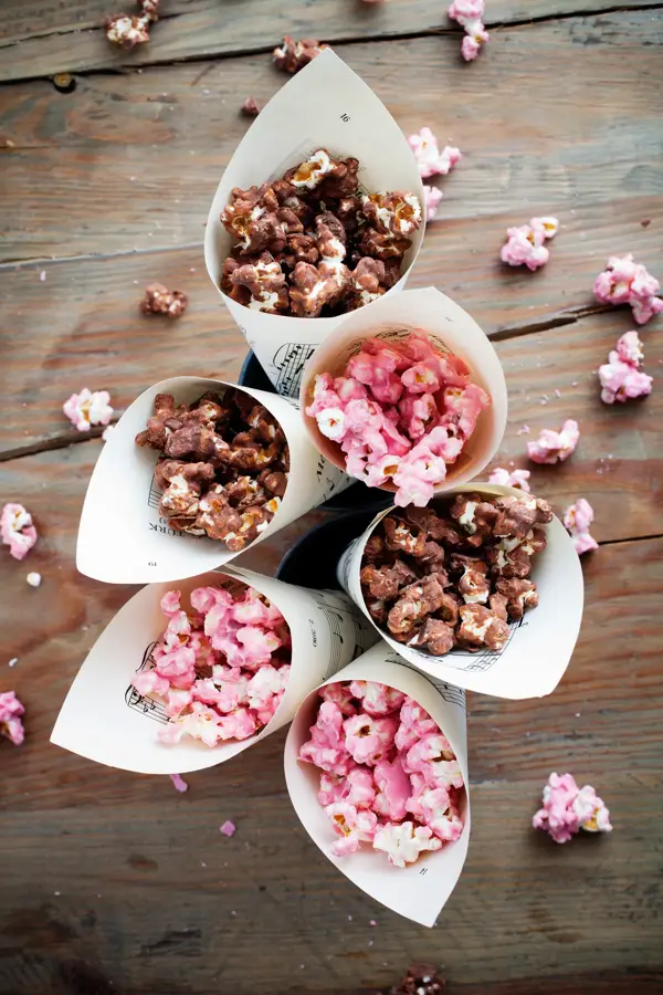Chocolate pop corn in brown and pink