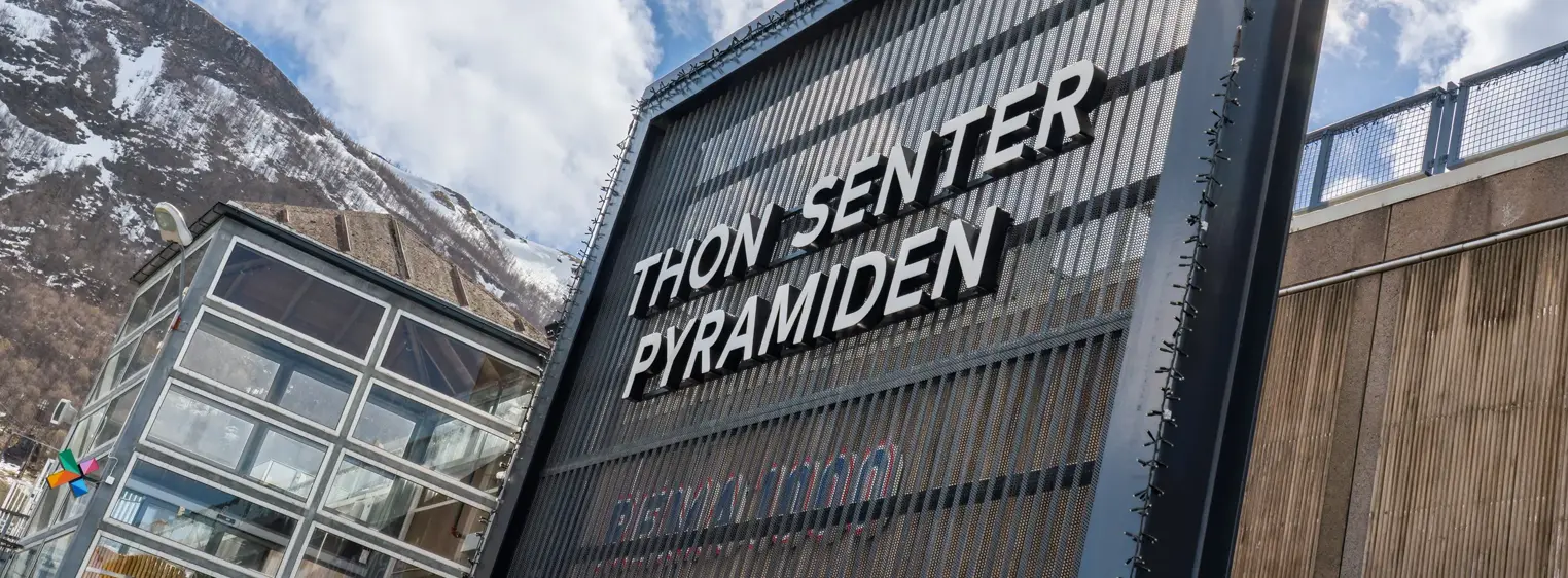 thon_senter_pyramiden_fasade2