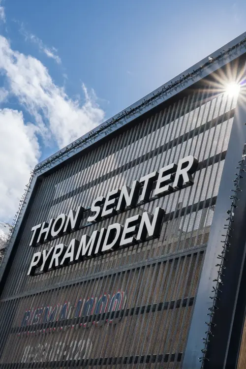 thon_senter_pyramiden_fasade2