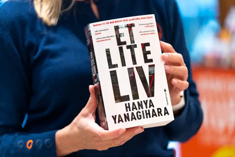 Påskekrimmen du ikke klarer legge fra deg, men også alternativer for de som foretrekker skjønnlitterære fortellinger – og hage!