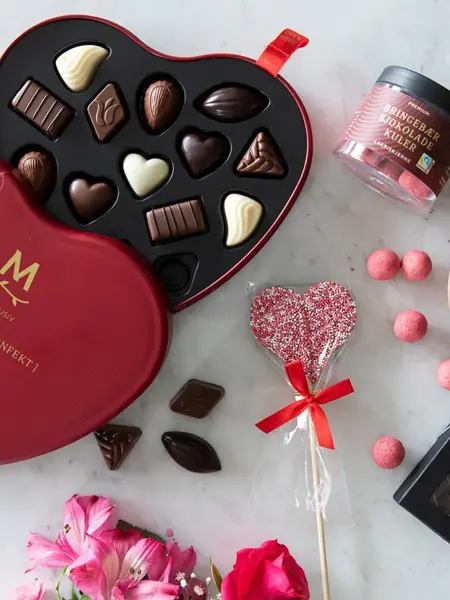 Røde og rosa blomster til morsdag og valentines, fra mester Grønn