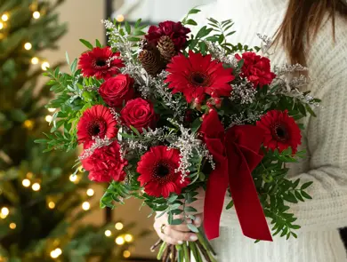 Sandvika_MesterGrønn_Rød julebukett