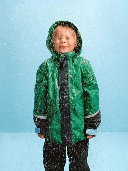 Barn med yttertøy fra Lindex