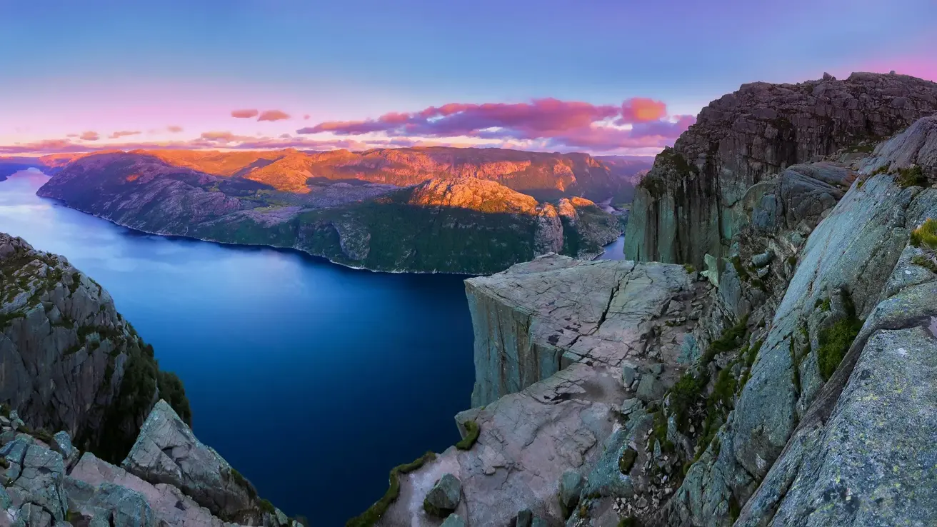 Preikestolen i solnedgang
