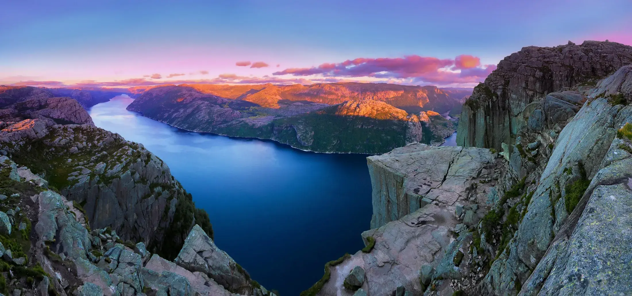 Preikestolen i solnedgang