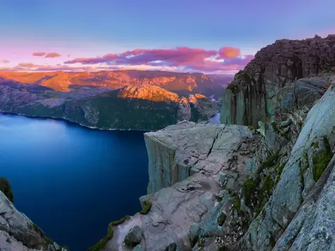 Preikestolen i solnedgang